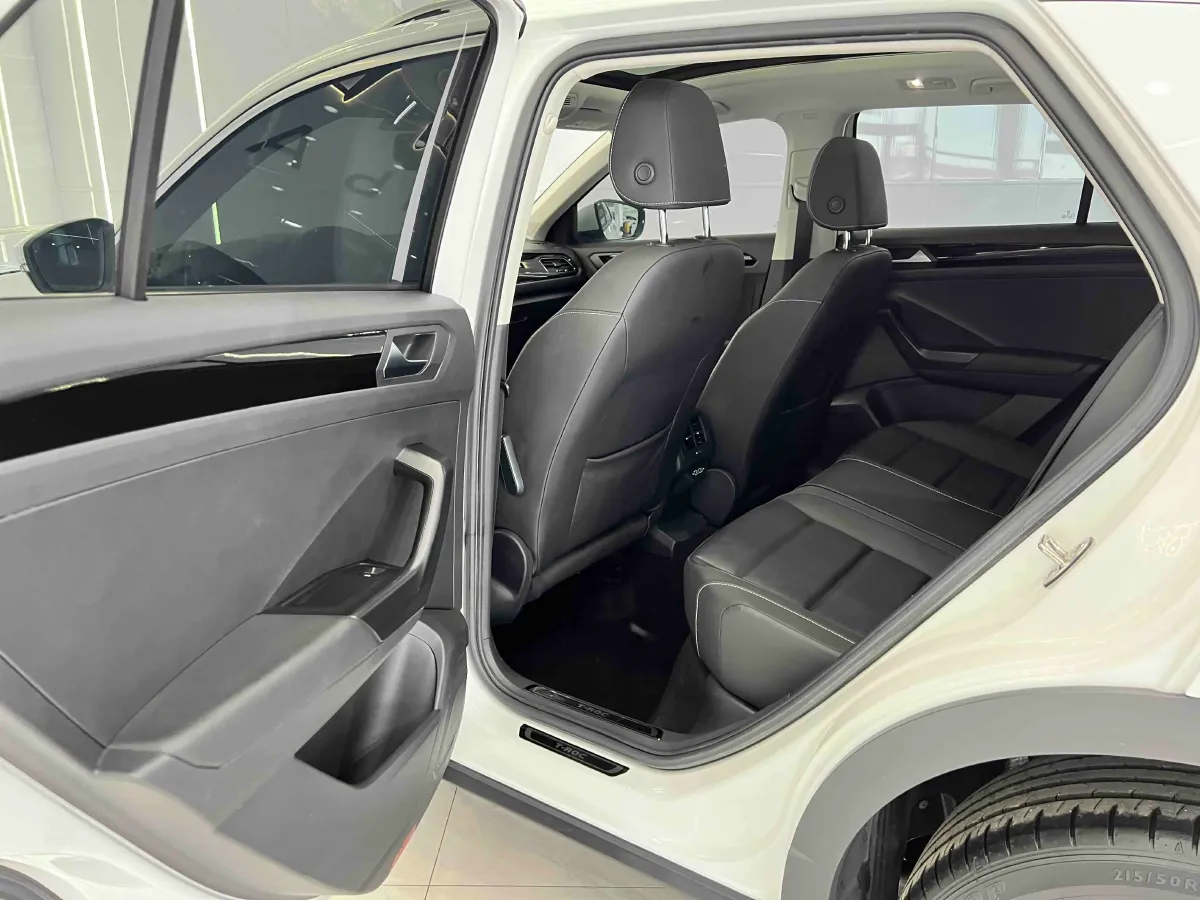 2022 Volkswagen T-Roc 1.4T 150HP L4 7DCT,autocango,china used car exporter,china ev exporter,chinese used car exporter,chinese used ev exporter