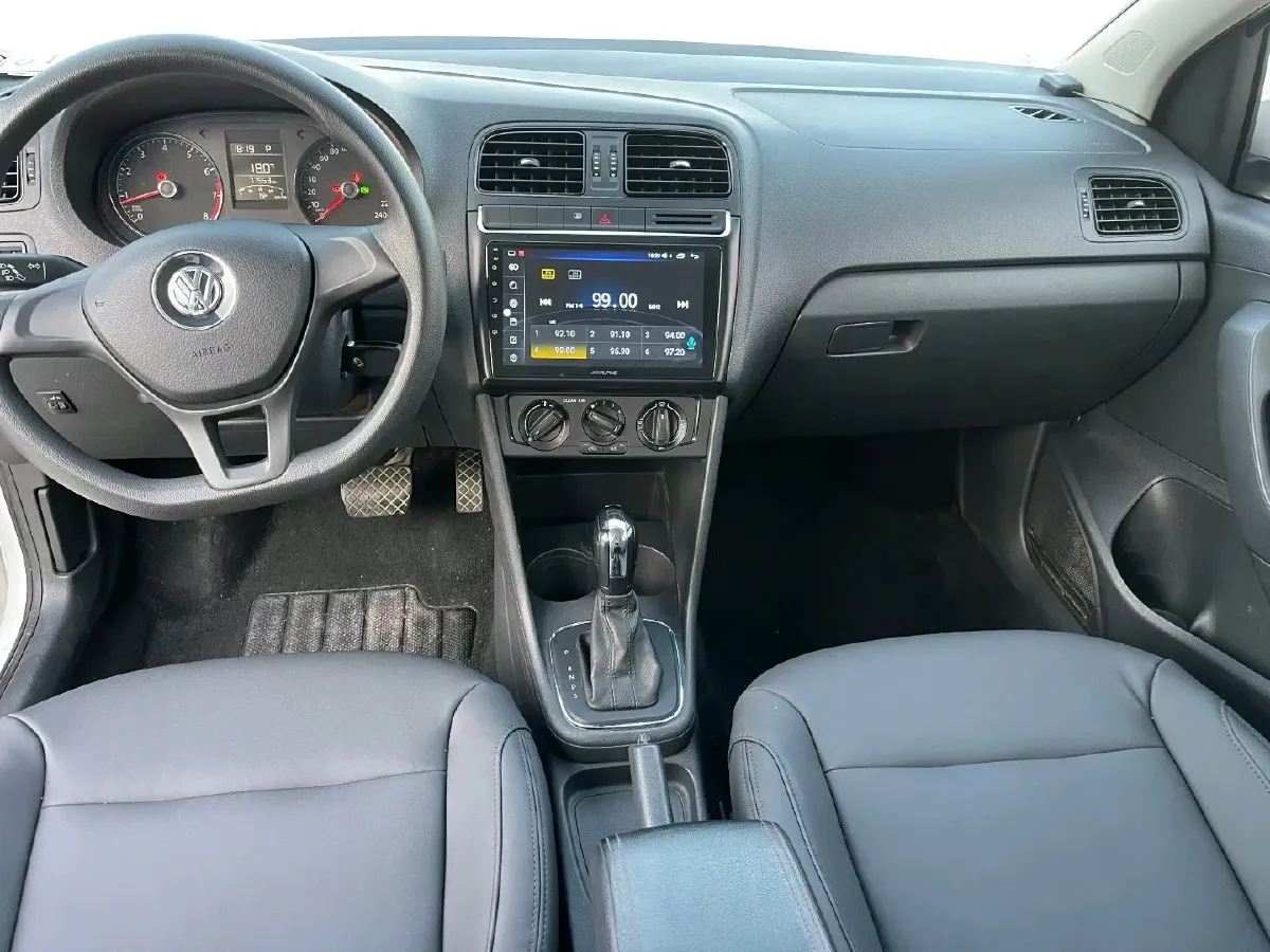 2016 Volkswagen Polo 1.4L 90HP L4 6AT,autocango,china used car exporter,china ev exporter,chinese used car exporter,chinese used ev exporter