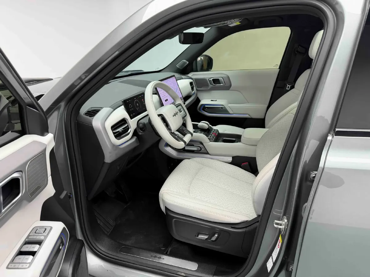 2025 FangChengBao Tai 3 BEV,autocango,china used car exporter,china ev exporter,chinese used car exporter,chinese used ev exporter