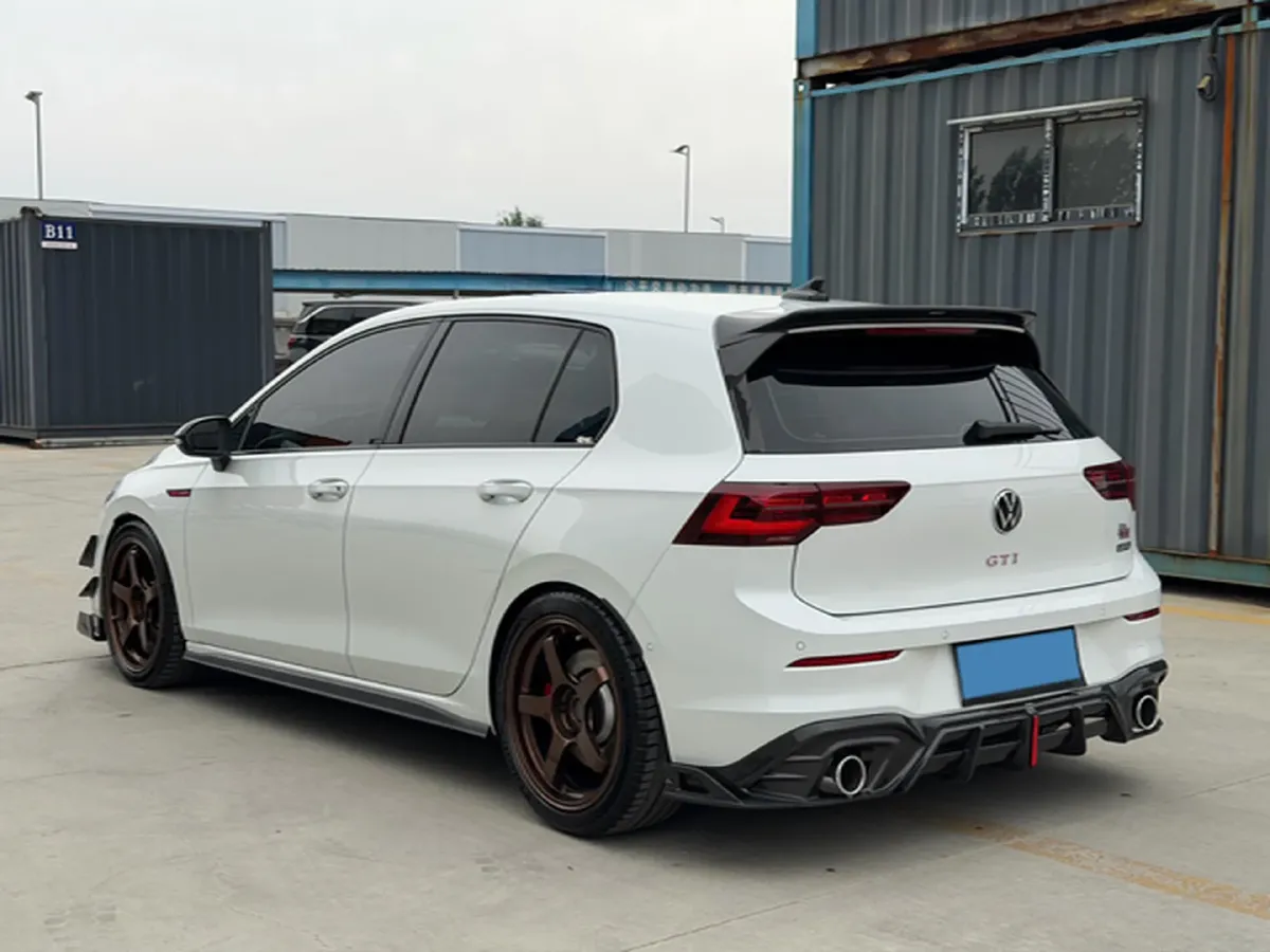 2021 Volkswagen GolfGTI 2.0T 220HP L4 7DCT,autocango,china used car exporter,china ev exporter,chinese used car exporter,chinese used ev exporter