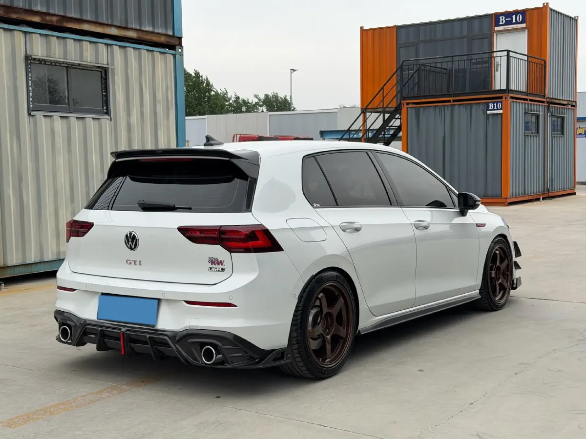 2021 Volkswagen GolfGTI 2.0T 220HP L4 7DCT,autocango,china used car exporter,china ev exporter,chinese used car exporter,chinese used ev exporter