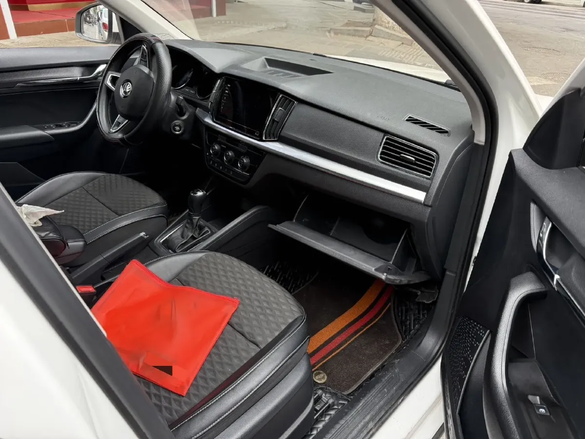 2020 Skoda Kamiq 1.5L 112HP L4 6AT,autocango,china used car exporter,china ev exporter,chinese used car exporter,chinese used ev exporter