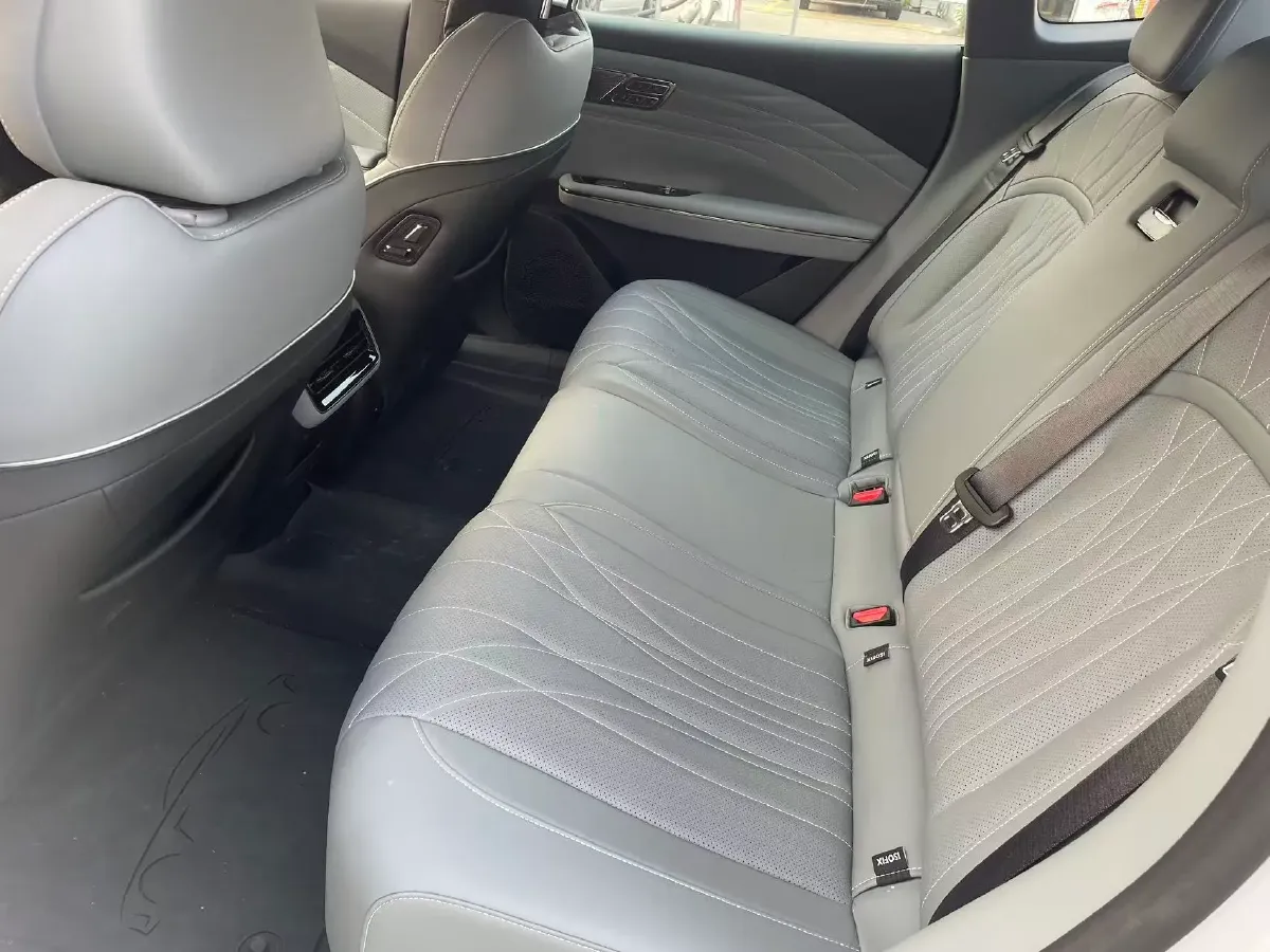 2025 Geely Galaxy E8 BEV,autocango,china used car exporter,china ev exporter,chinese used car exporter,chinese used ev exporter