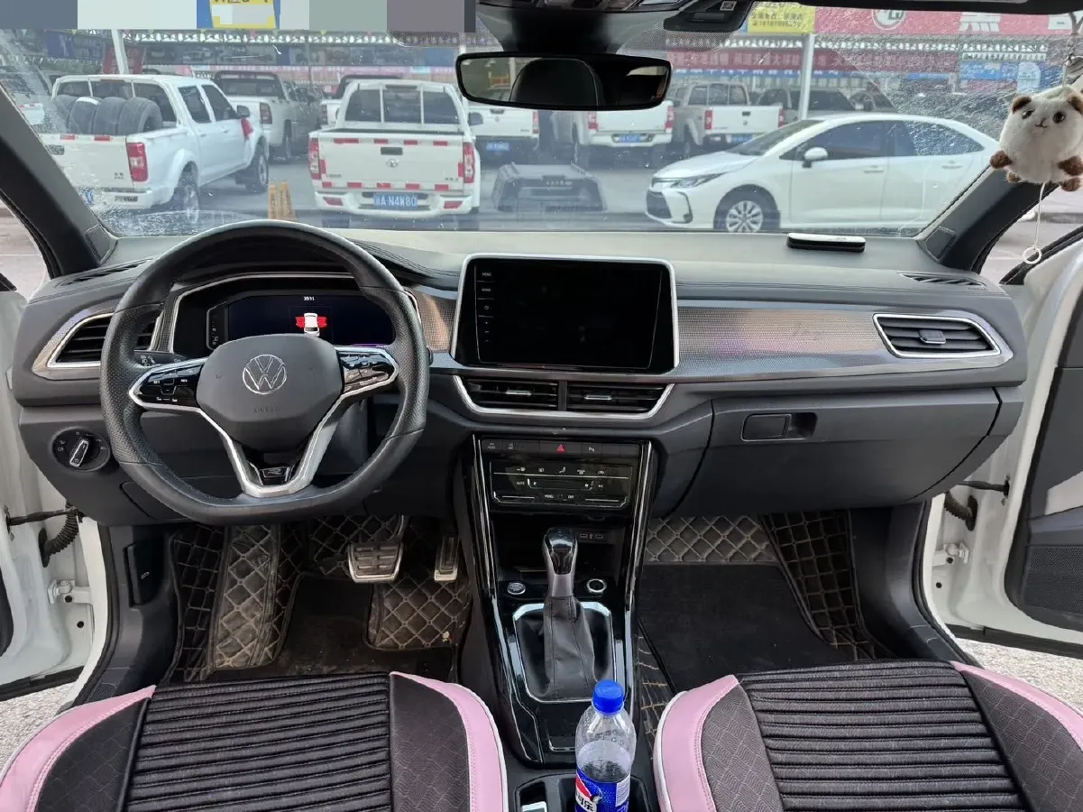 2023 Volkswagen T-Roc 1.5T 160HP L4 7DCT,autocango,china used car exporter,china ev exporter,chinese used car exporter,chinese used ev exporter