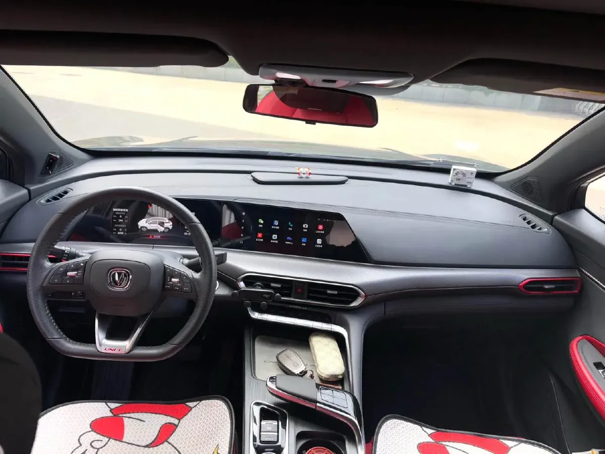 2020 ChangAn UNI-T 1.5T 180HP L4 7DCT,autocango,china used car exporter,china ev exporter,chinese used car exporter,chinese used ev exporter