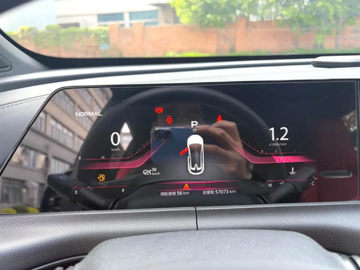 2020 ChangAn UNI-T 1.5T 180HP L4 7DCT,autocango,china used car exporter,china ev exporter,chinese used car exporter,chinese used ev exporter