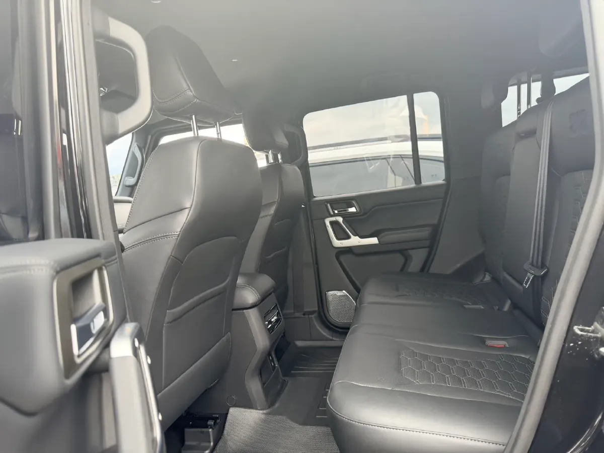 2024 212 212 T01 2.0T 252HP L4 8AT,autocango,china used car exporter,china ev exporter,chinese used car exporter,chinese used ev exporter