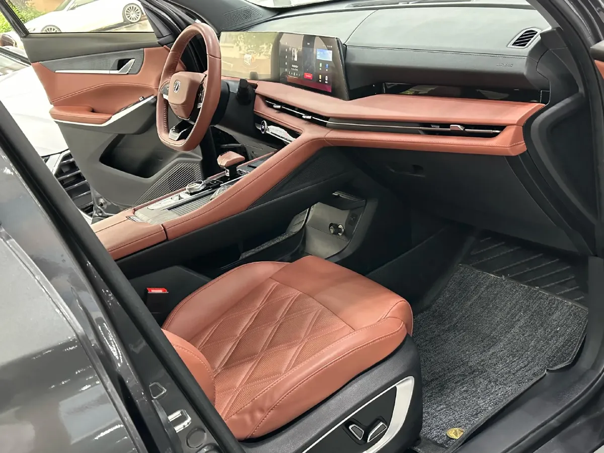 2023 ChangAn CS75 Plus 1.5T 188HP L4 8AT,autocango,china used car exporter,china ev exporter,chinese used car exporter,chinese used ev exporter