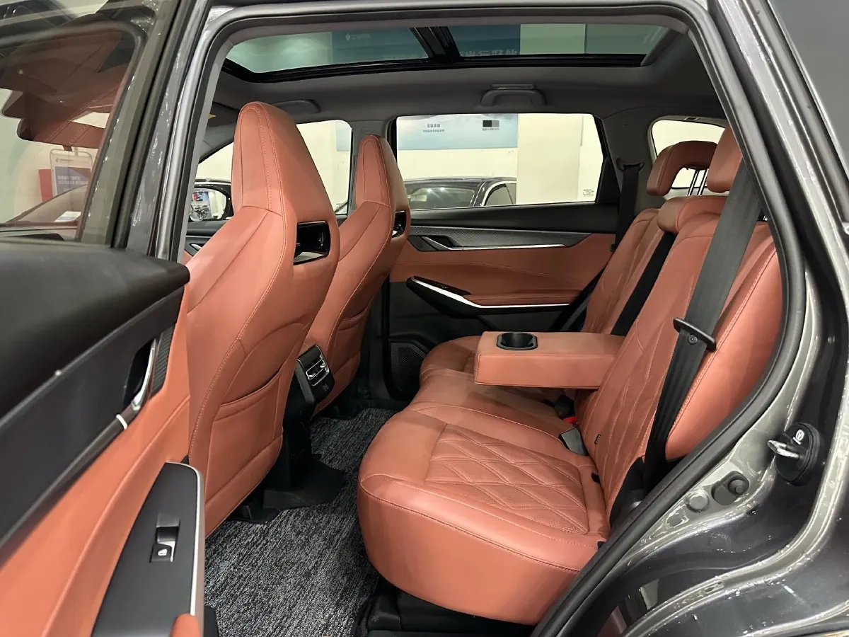 2023 ChangAn CS75 Plus 1.5T 188HP L4 8AT,autocango,china used car exporter,china ev exporter,chinese used car exporter,chinese used ev exporter