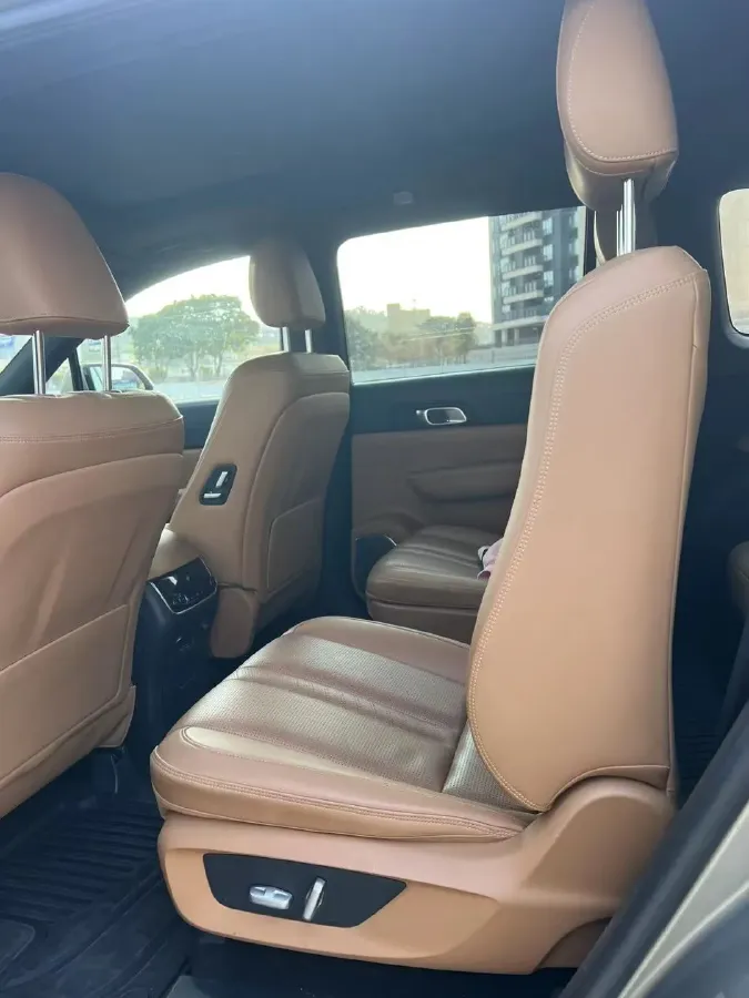 2020 Li ONE Range Extended 131HP REEV 40.5KWH,autocango,china used car exporter,china ev exporter,chinese used car exporter,chinese used ev exporter