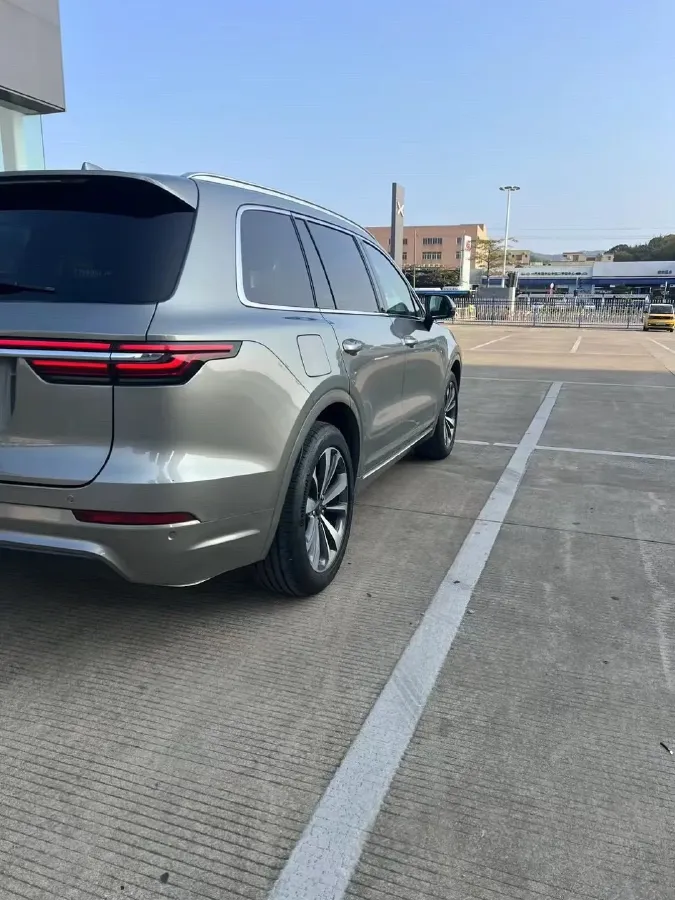 2020 Li ONE Range Extended 131HP REEV 40.5KWH,autocango,china used car exporter,china ev exporter,chinese used car exporter,chinese used ev exporter
