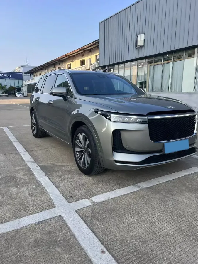 2020 Li ONE Range Extended 131HP REEV 40.5KWH,autocango,china used car exporter,china ev exporter,chinese used car exporter,chinese used ev exporter