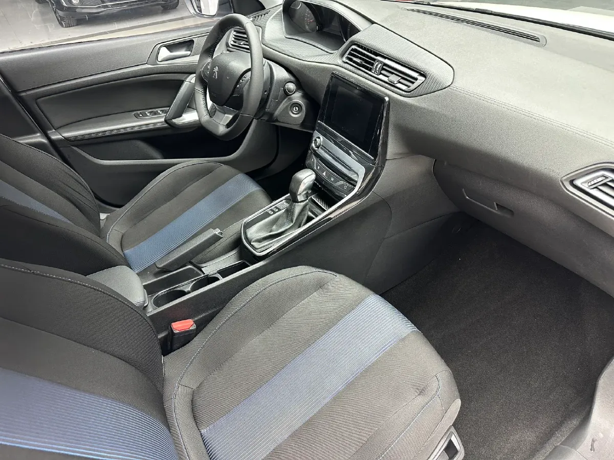 2018 Peugeot 308 1.6L 117HP L4 6AT,autocango,china used car exporter,china ev exporter,chinese used car exporter,chinese used ev exporter