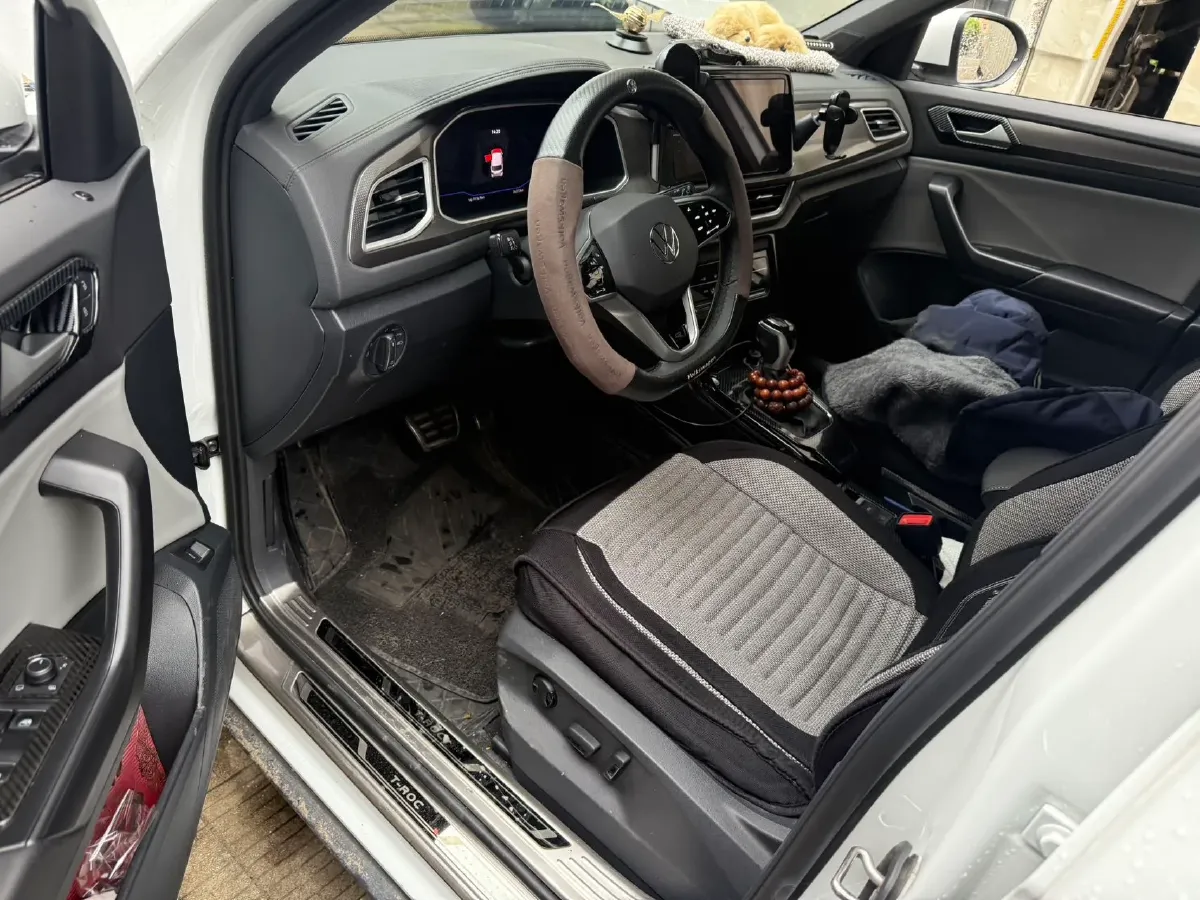 2024 Volkswagen T-Roc 1.5T 160HP L4 7DCT,autocango,china used car exporter,china ev exporter,chinese used car exporter,chinese used ev exporter