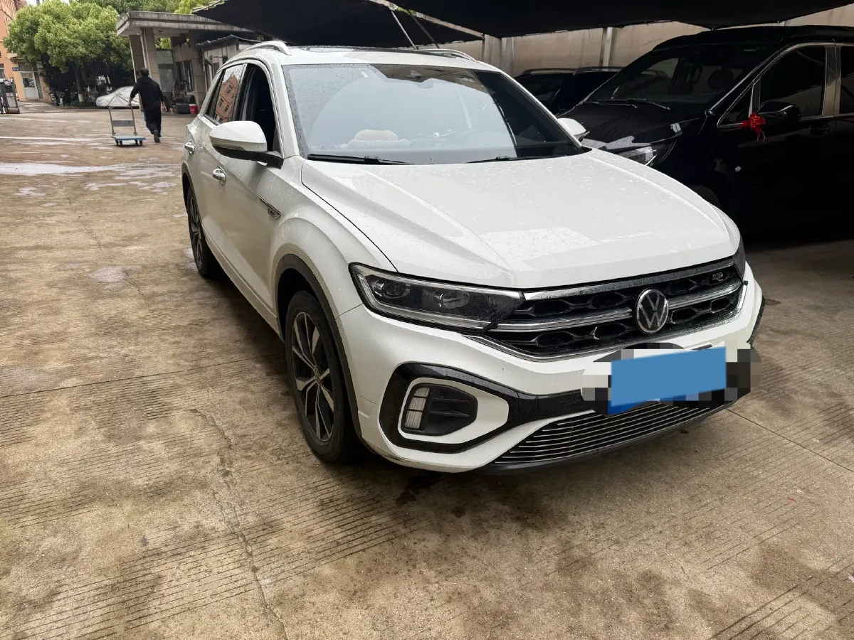 2024 Volkswagen T-Roc 1.5T 160HP L4 7DCT,autocango,china used car exporter,china ev exporter,chinese used car exporter,chinese used ev exporter