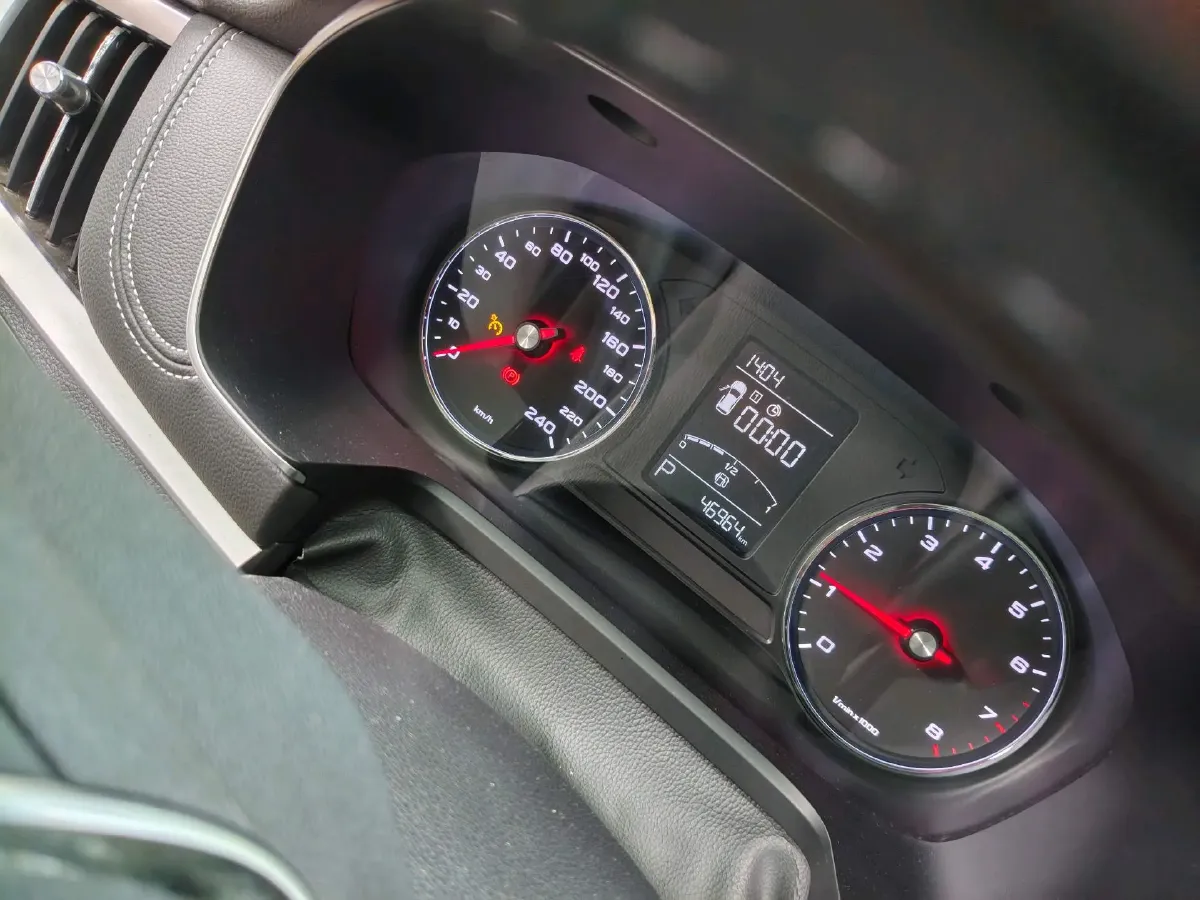 2020 Roewe RX5 1.5T 169HP L4 7DCT,autocango,china used car exporter,china ev exporter,chinese used car exporter,chinese used ev exporter