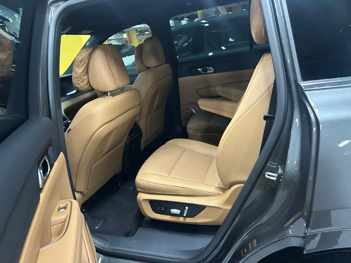 2021 Li ONE Range Extended 131HP REEV 40.5KWH,autocango,china used car exporter,china ev exporter,chinese used car exporter,chinese used ev exporter