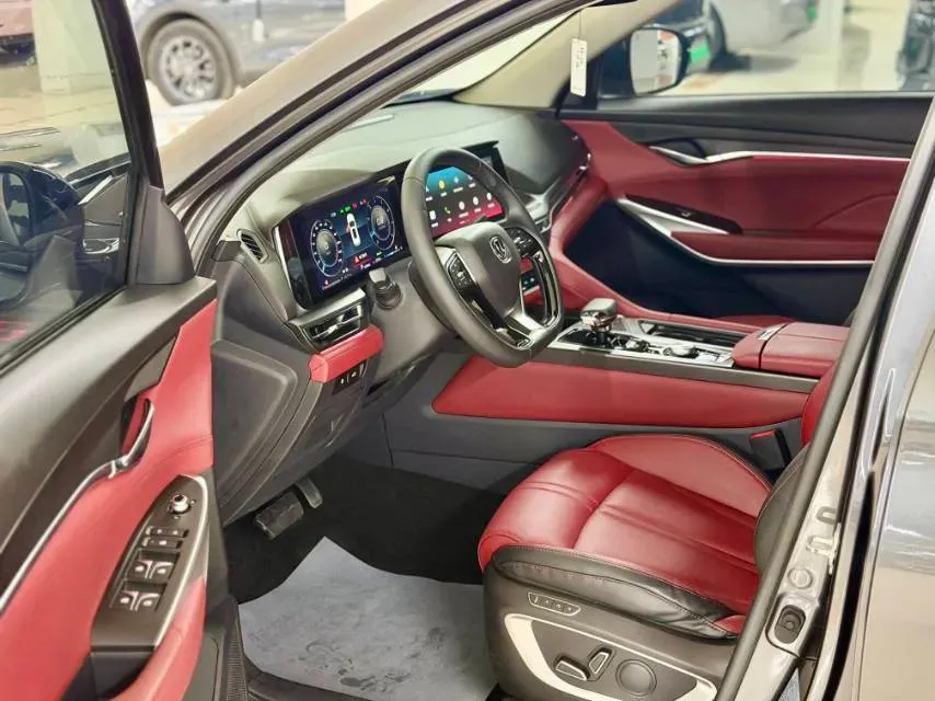 2020 ChangAn CS75 Plus 2.0T 233HP L4 8AT,autocango,china used car exporter,china ev exporter,chinese used car exporter,chinese used ev exporter