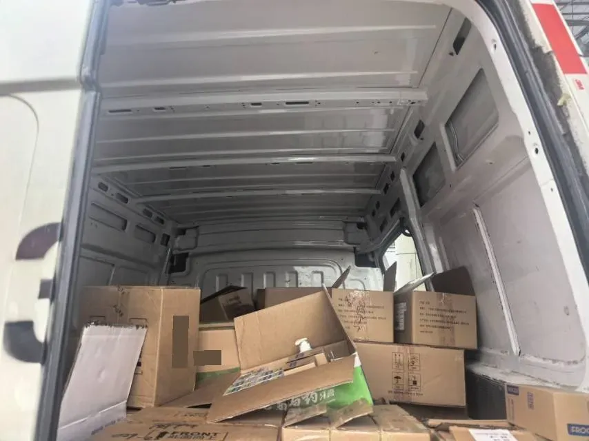 2021 MAXUS XinTu V80 2.0T 127HP L4 6MT,autocango,china used car exporter,china ev exporter,chinese used car exporter,chinese used ev exporter