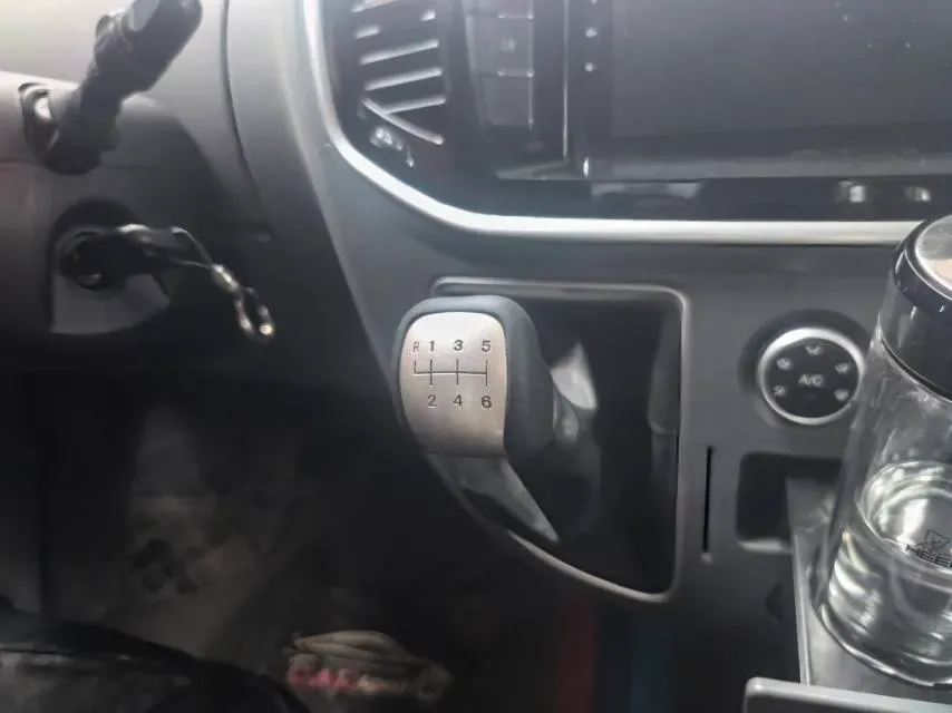 2021 MAXUS XinTu V80 2.0T 127HP L4 6MT,autocango,china used car exporter,china ev exporter,chinese used car exporter,chinese used ev exporter