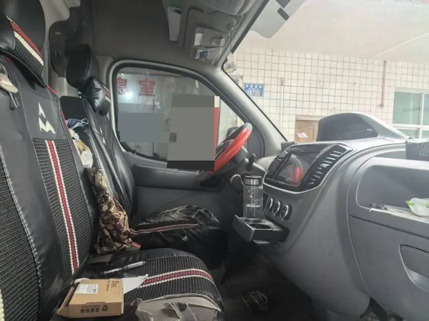 2021 MAXUS XinTu V80 2.0T 127HP L4 6MT,autocango,china used car exporter,china ev exporter,chinese used car exporter,chinese used ev exporter