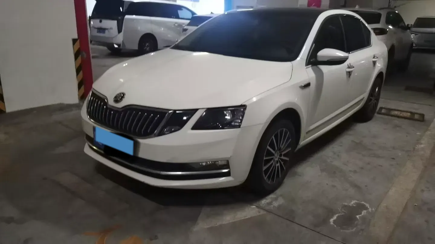 2018 Skoda Octavia 1.2T 116HP L4 7DCT,autocango,china used car exporter,china ev exporter,chinese used car exporter,chinese used ev exporter
