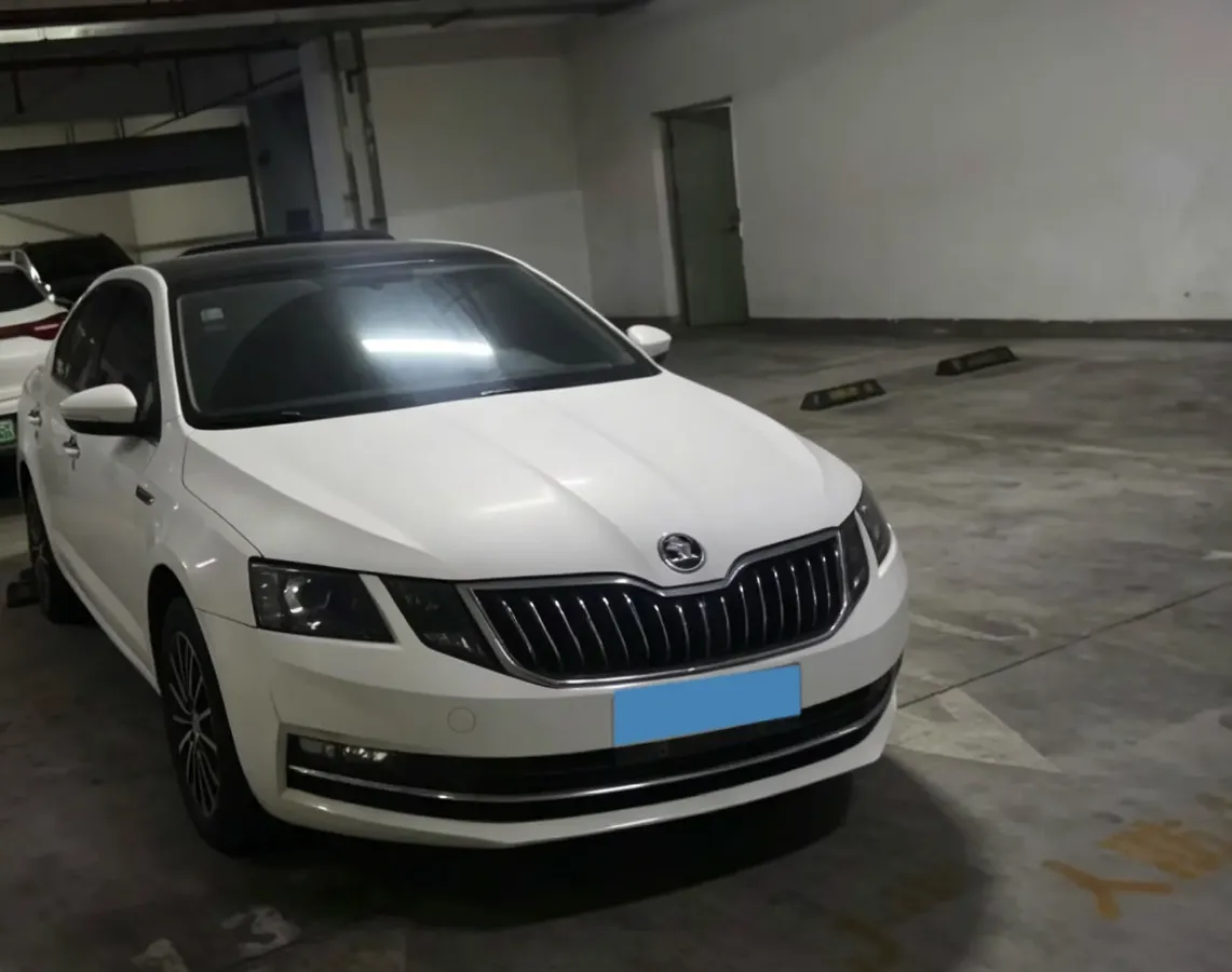 2018 Skoda Octavia 1.2T 116HP L4 7DCT,autocango,china used car exporter,china ev exporter,chinese used car exporter,chinese used ev exporter