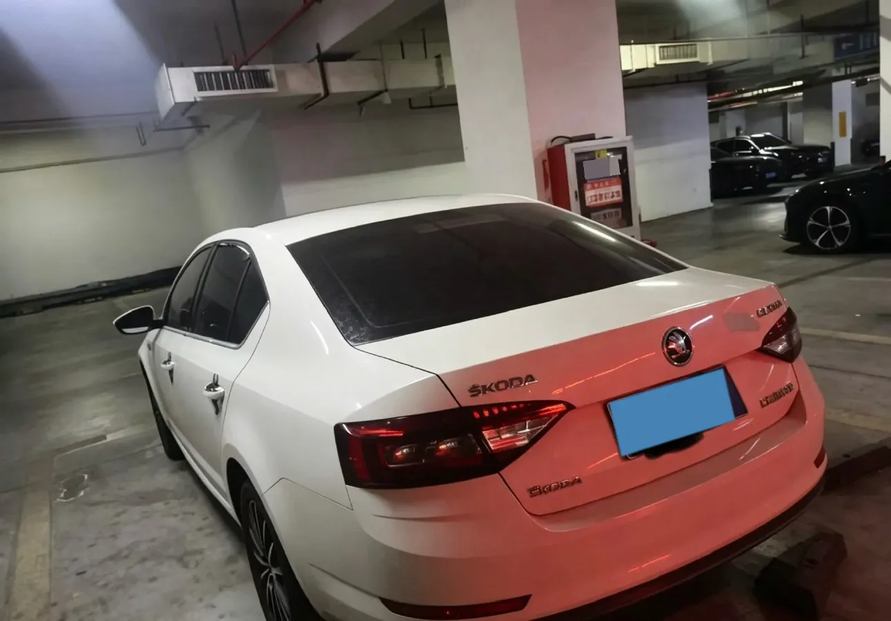 2018 Skoda Octavia 1.2T 116HP L4 7DCT,autocango,china used car exporter,china ev exporter,chinese used car exporter,chinese used ev exporter