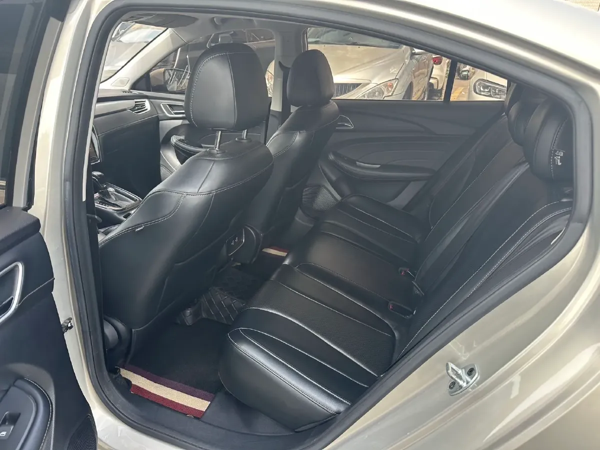 2019 Roewe i5 1.5L 120HP L4 CVT,autocango,china used car exporter,china ev exporter,chinese used car exporter,chinese used ev exporter