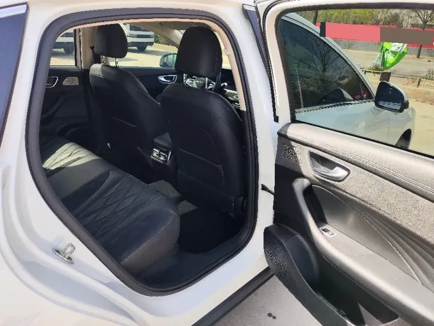 2023 Roewe D7 1.5L 112HP L4 1DHT PHEV 21.4KWH,autocango,china used car exporter,china ev exporter,chinese used car exporter,chinese used ev exporter