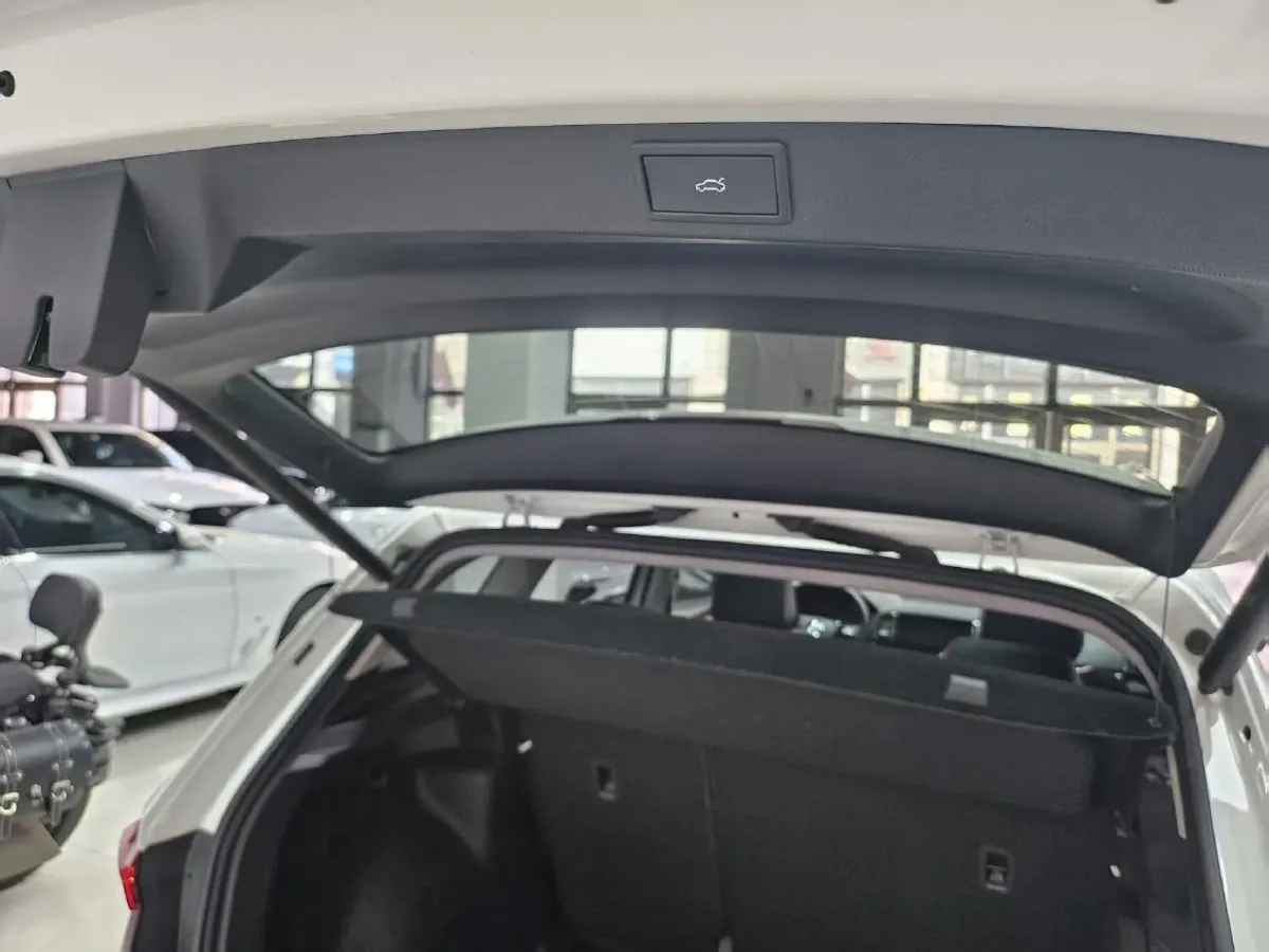 2022 Skoda Karoq 1.4T 150HP L4 7DCT,autocango,china used car exporter,china ev exporter,chinese used car exporter,chinese used ev exporter