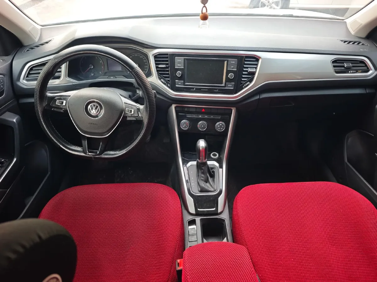 2019 Volkswagen T-Roc 1.4T 131HP L4 7DCT,autocango,china used car exporter,china ev exporter,chinese used car exporter,chinese used ev exporter