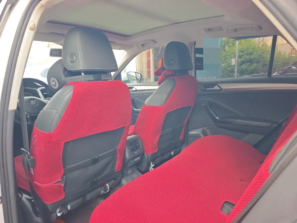 2019 Volkswagen T-Roc 1.4T 131HP L4 7DCT,autocango,china used car exporter,china ev exporter,chinese used car exporter,chinese used ev exporter