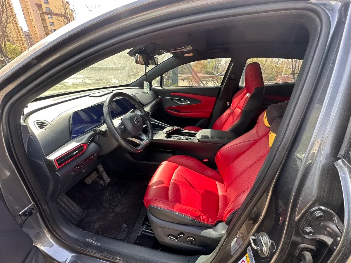 2020 ChangAn UNI-T 1.5T 180HP L4 7DCT,autocango,china used car exporter,china ev exporter,chinese used car exporter,chinese used ev exporter