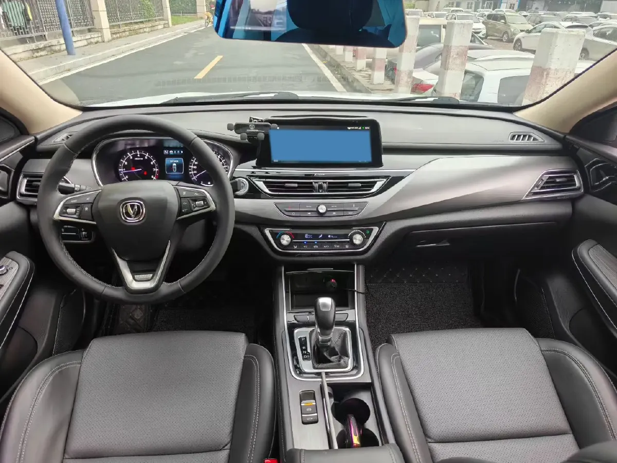 2020 ChangAn Raeton CC 1.5T 156HP L4 6AT,autocango,china used car exporter,china ev exporter,chinese used car exporter,chinese used ev exporter