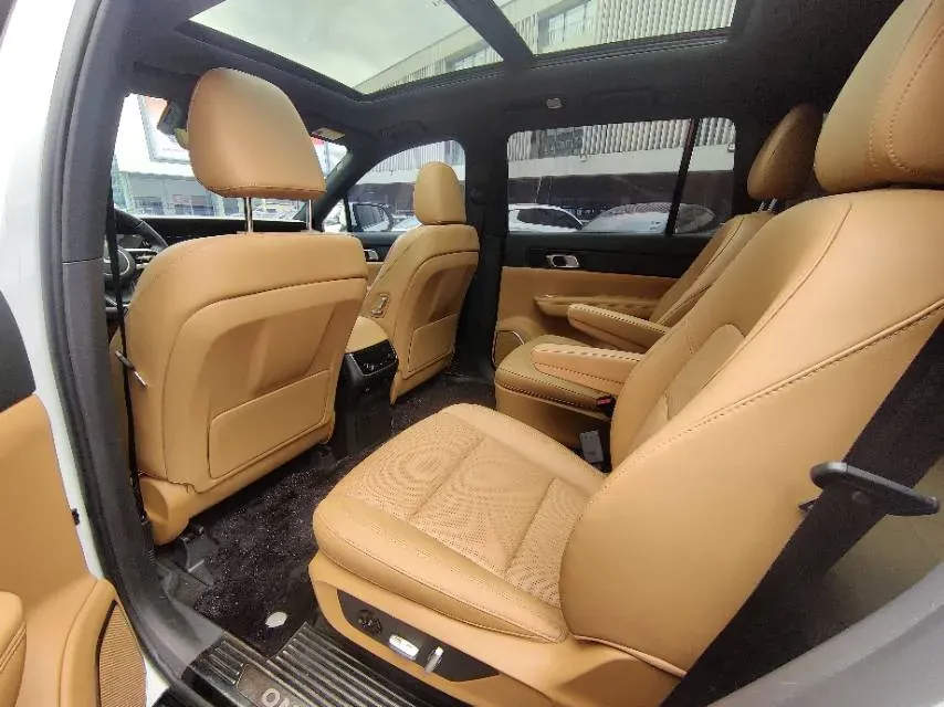 2021 Li ONE Range Extended 131HP REEV 40.5KWH,autocango,china used car exporter,china ev exporter,chinese used car exporter,chinese used ev exporter