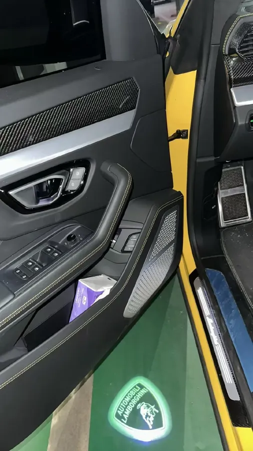 2021 Lamborghini Urus 4.0T 641HP V8 8AT,autocango,china used car exporter,china ev exporter,chinese used car exporter,chinese used ev exporter