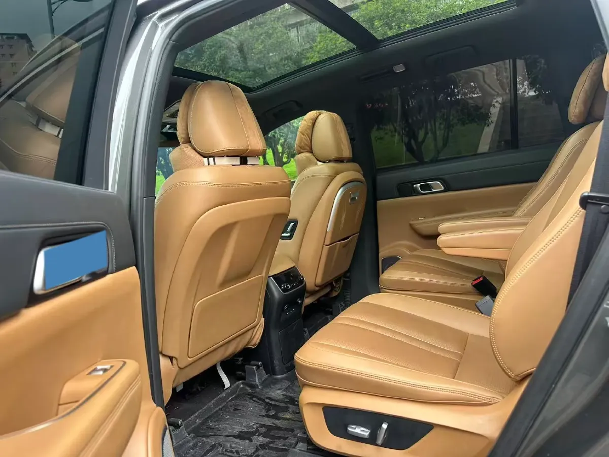 2021 Li ONE Range Extended 131HP REEV 40.5KWH,autocango,china used car exporter,china ev exporter,chinese used car exporter,chinese used ev exporter