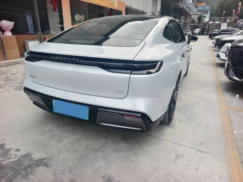 2025 Geely Galaxy E8 BEV 76KWH,autocango,china used car exporter,china ev exporter,chinese used car exporter,chinese used ev exporter