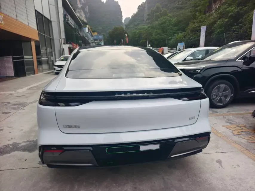 2025 Geely Galaxy E8 BEV 76KWH,autocango,china used car exporter,china ev exporter,chinese used car exporter,chinese used ev exporter