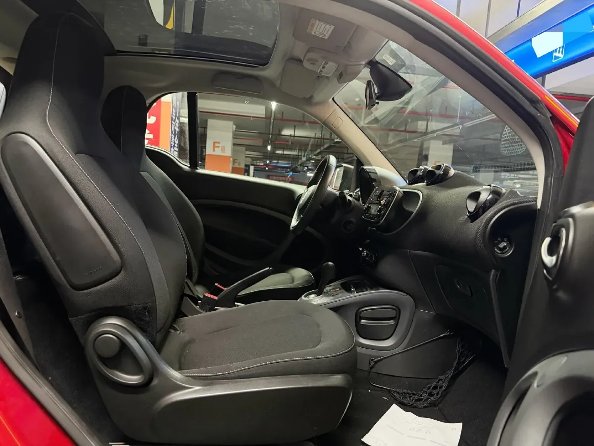 2017 Smart smart fortwo 1.0L 71HP L3 6DCT,autocango,china used car exporter,china ev exporter,chinese used car exporter,chinese used ev exporter