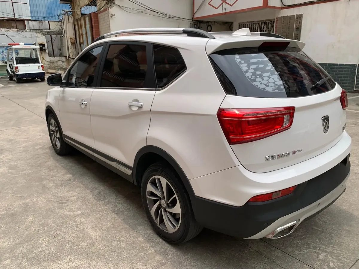 2017 BaoJun 560 1.5T 150HP L4 6DCT,autocango,china used car exporter,china ev exporter,chinese used car exporter,chinese used ev exporter