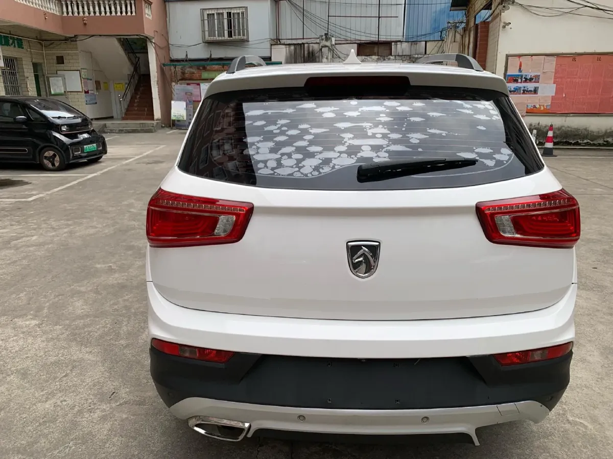 2017 BaoJun 560 1.5T 150HP L4 6DCT,autocango,china used car exporter,china ev exporter,chinese used car exporter,chinese used ev exporter