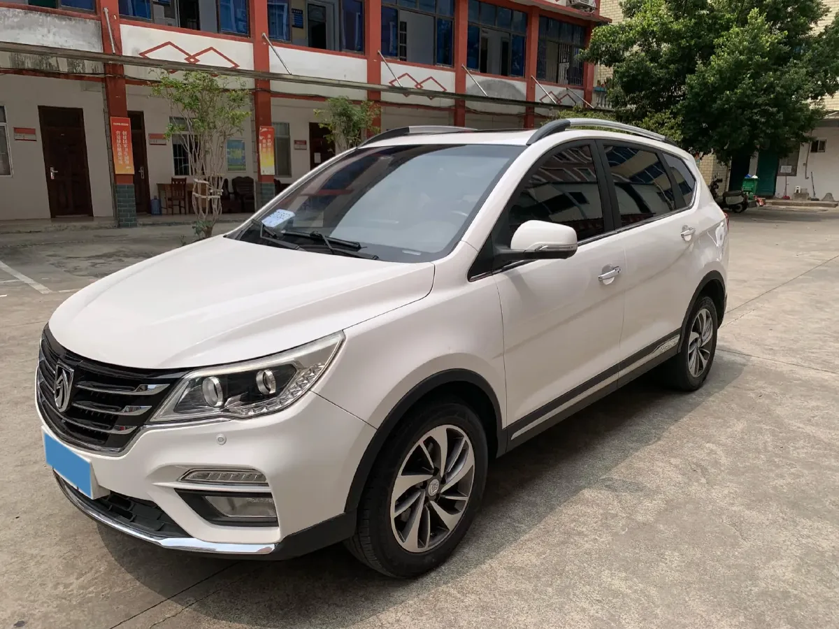 2017 BaoJun 560 1.5T 150HP L4 6DCT,autocango,china used car exporter,china ev exporter,chinese used car exporter,chinese used ev exporter