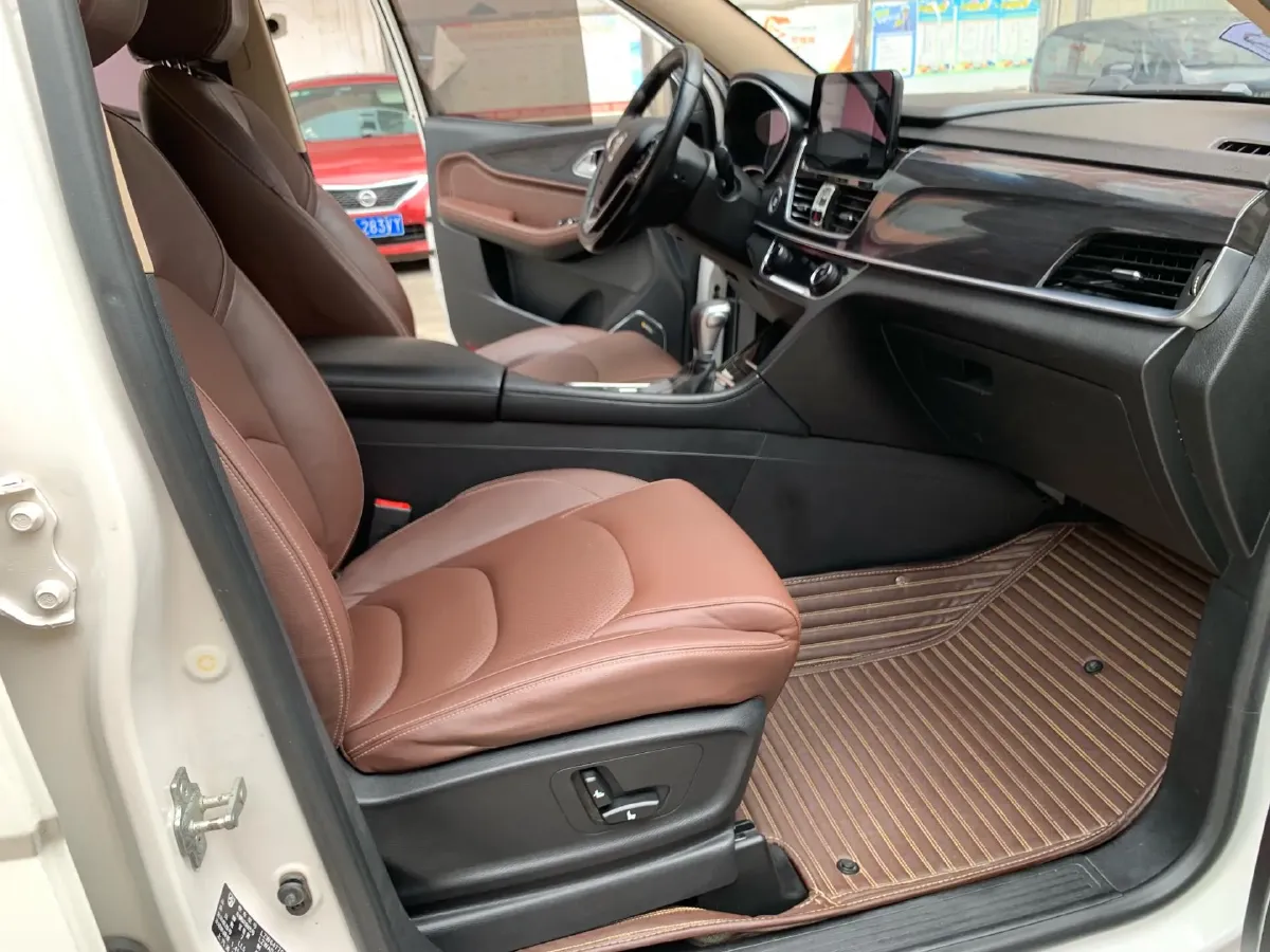 2017 BaoJun 560 1.5T 150HP L4 6DCT,autocango,china used car exporter,china ev exporter,chinese used car exporter,chinese used ev exporter