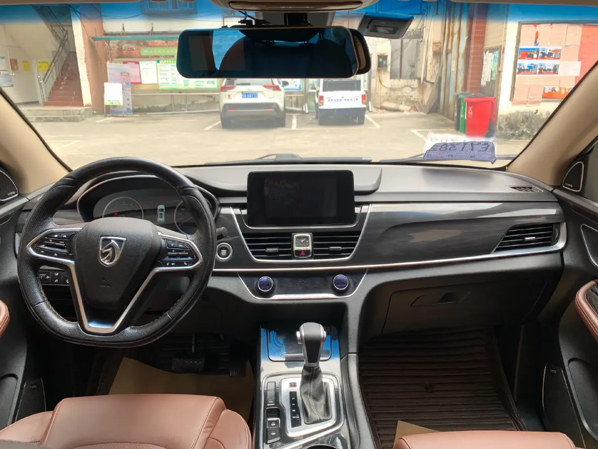 2017 BaoJun 560 1.5T 150HP L4 6DCT,autocango,china used car exporter,china ev exporter,chinese used car exporter,chinese used ev exporter