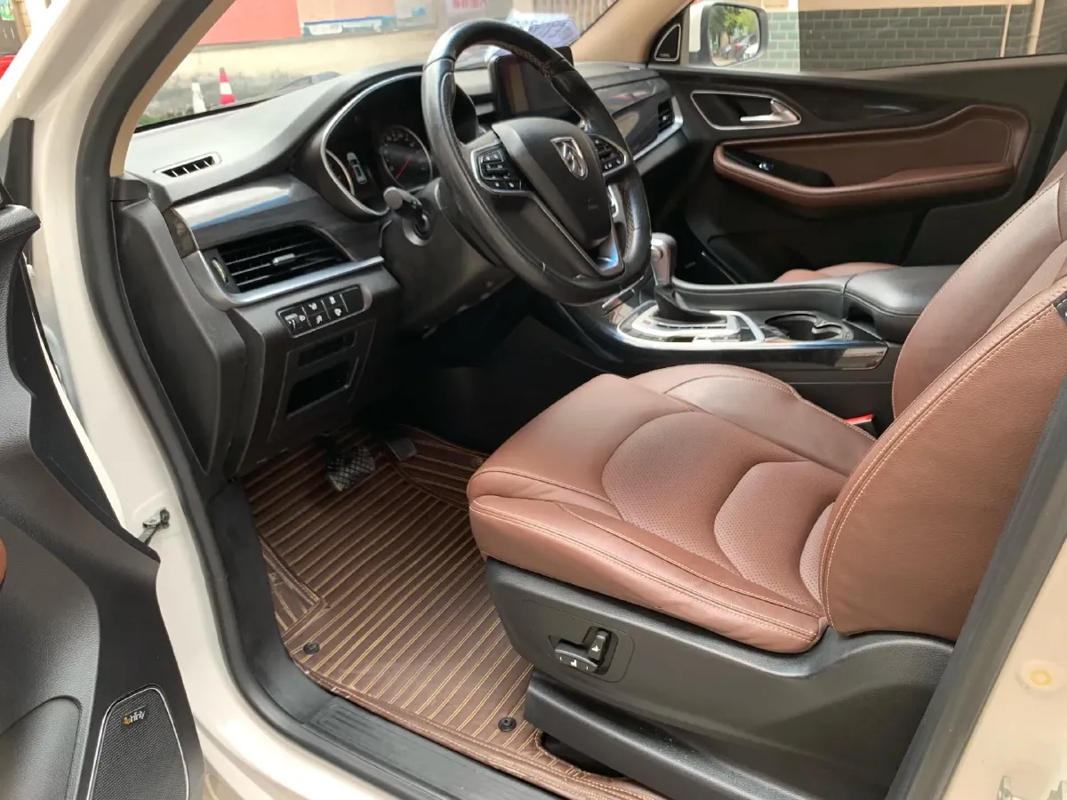 2017 BaoJun 560 1.5T 150HP L4 6DCT,autocango,china used car exporter,china ev exporter,chinese used car exporter,chinese used ev exporter