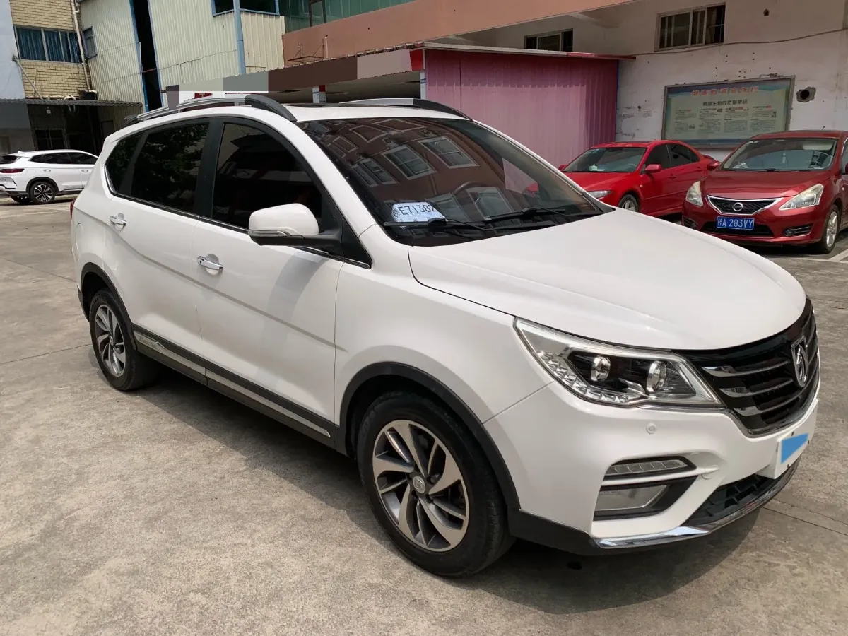 2017 BaoJun 560 1.5T 150HP L4 6DCT,autocango,china used car exporter,china ev exporter,chinese used car exporter,chinese used ev exporter