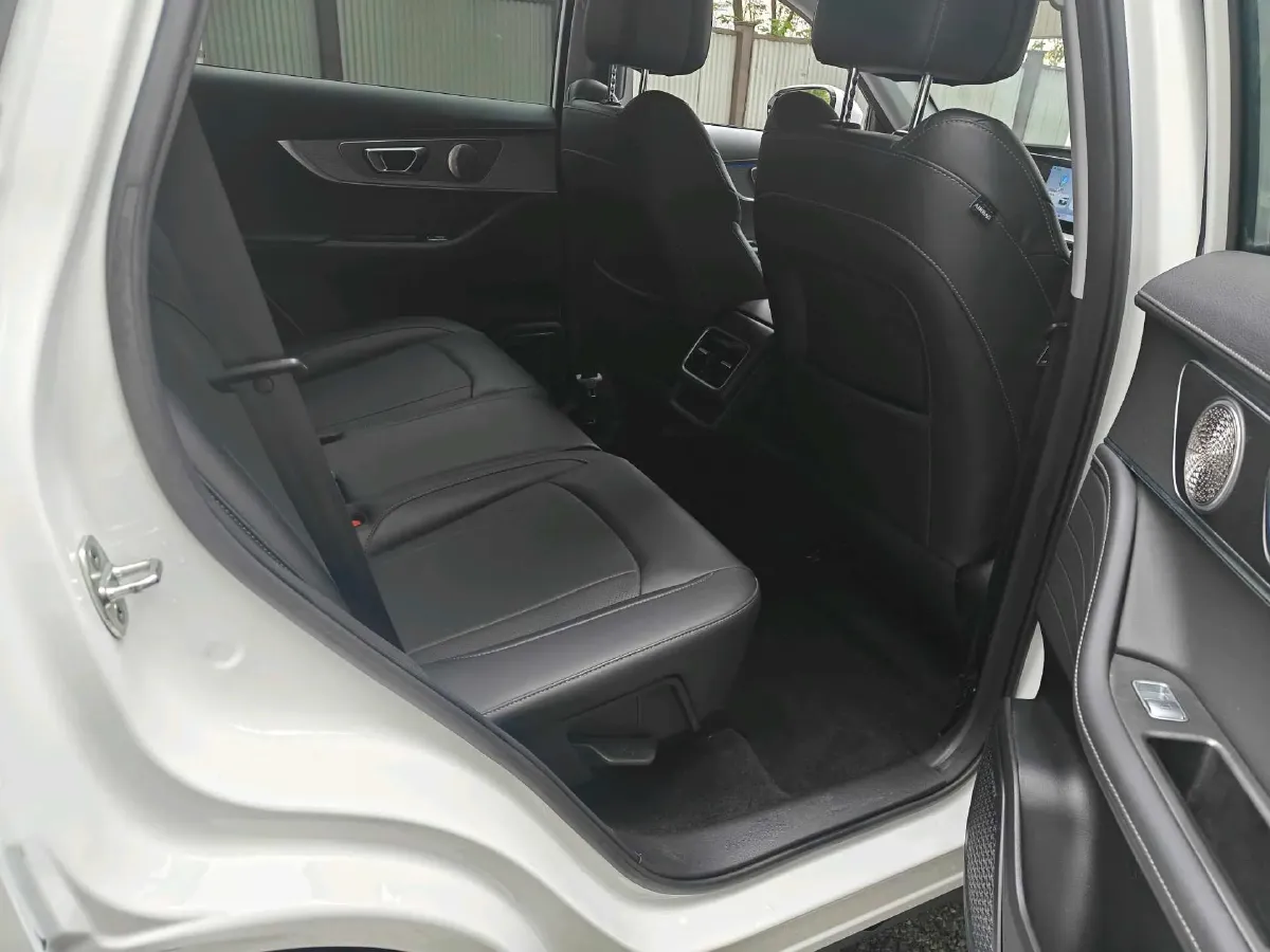 2024 Chery Tiggo 8 PRO 1.6T 197HP L4 7DCT,autocango,china used car exporter,china ev exporter,chinese used car exporter,chinese used ev exporter