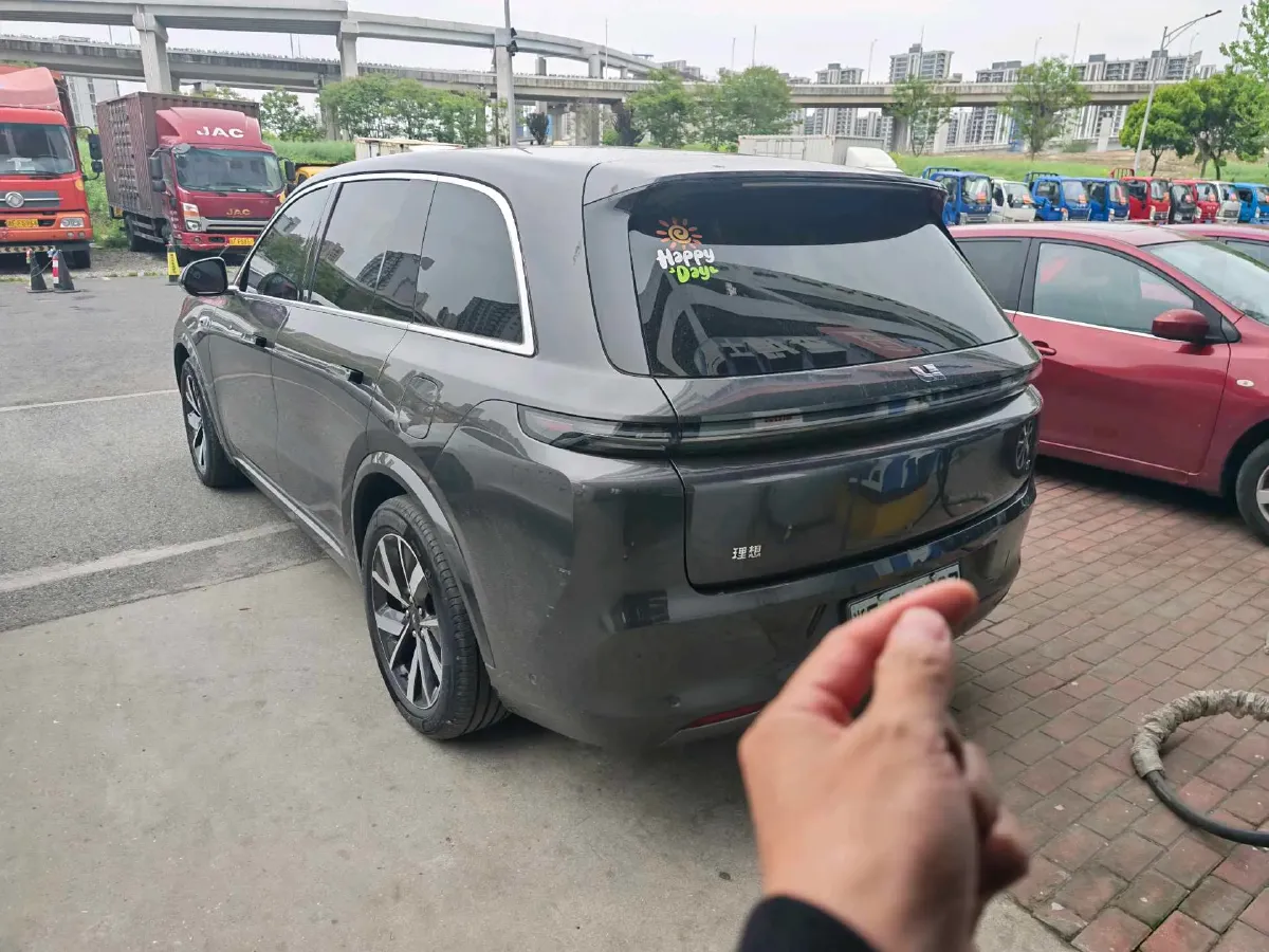 2023 Li L8 Range Extended 154HP REEV 40.9KWH,autocango,china used car exporter,china ev exporter,chinese used car exporter,chinese used ev exporter